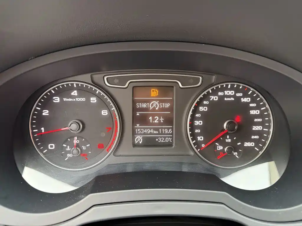Audi Q3 2014 — фото 15