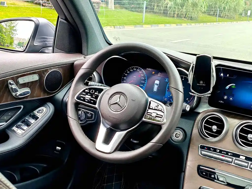 Mercedes-Benz GLC 2019 — фото 10