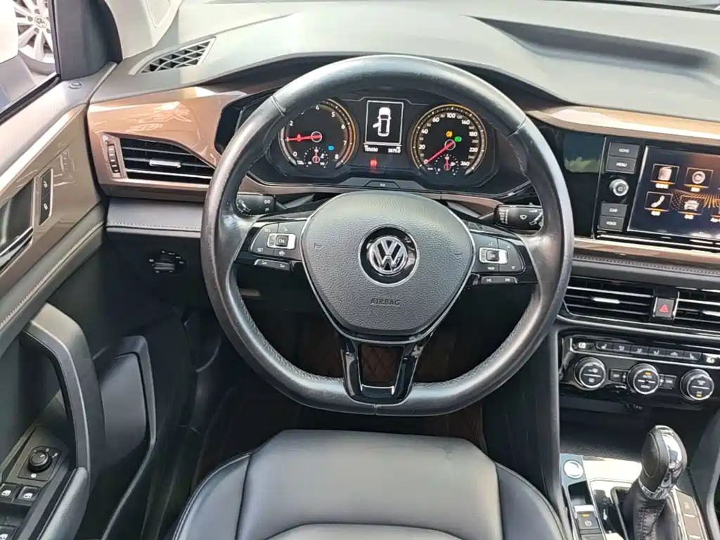 Volkswagen Tharu 2019 — фото 11