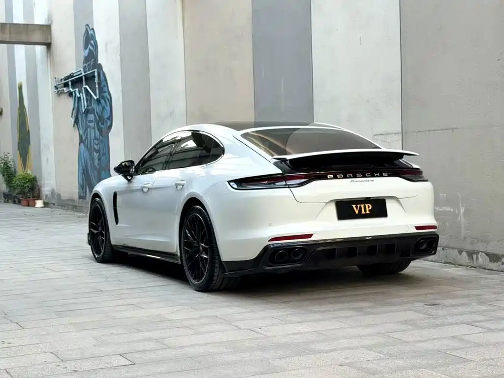 Porsche Panamera 2021