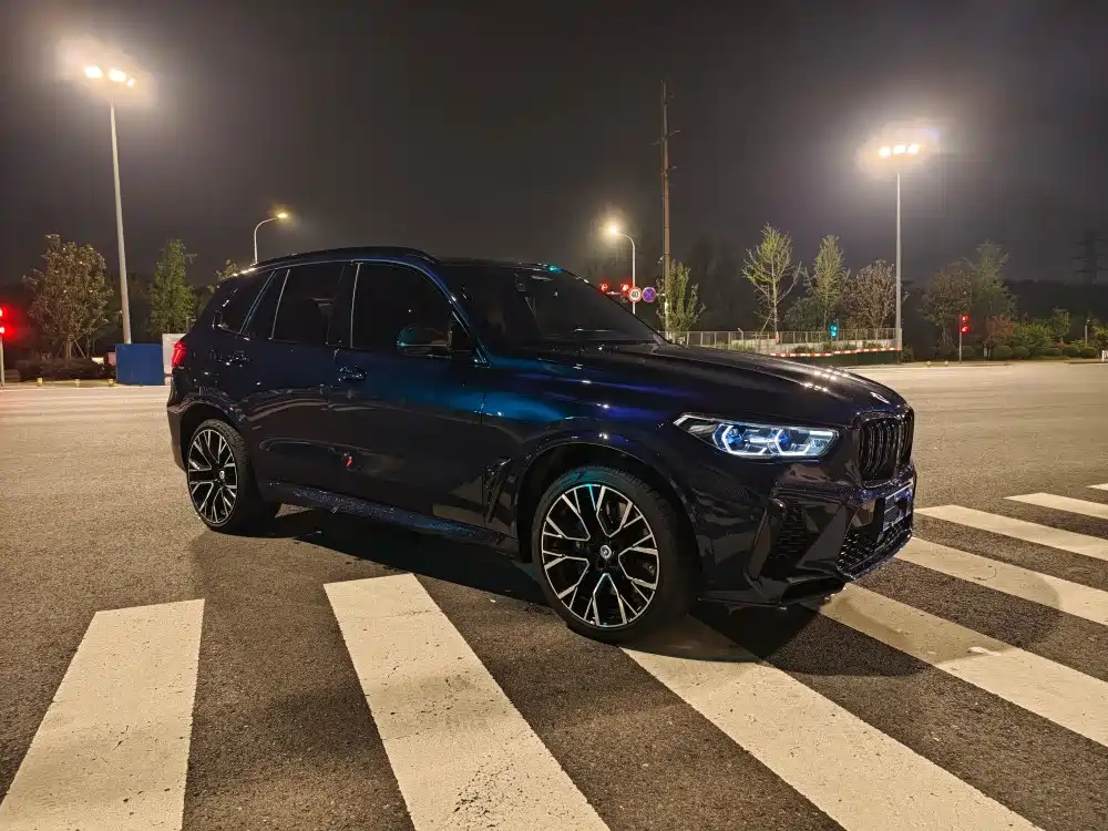BMW X5 M 2022 — фото 9