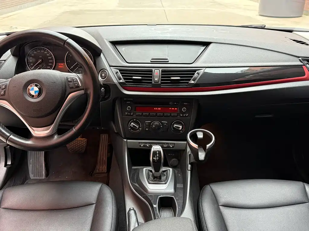 BMW X1 2016 — фото 10