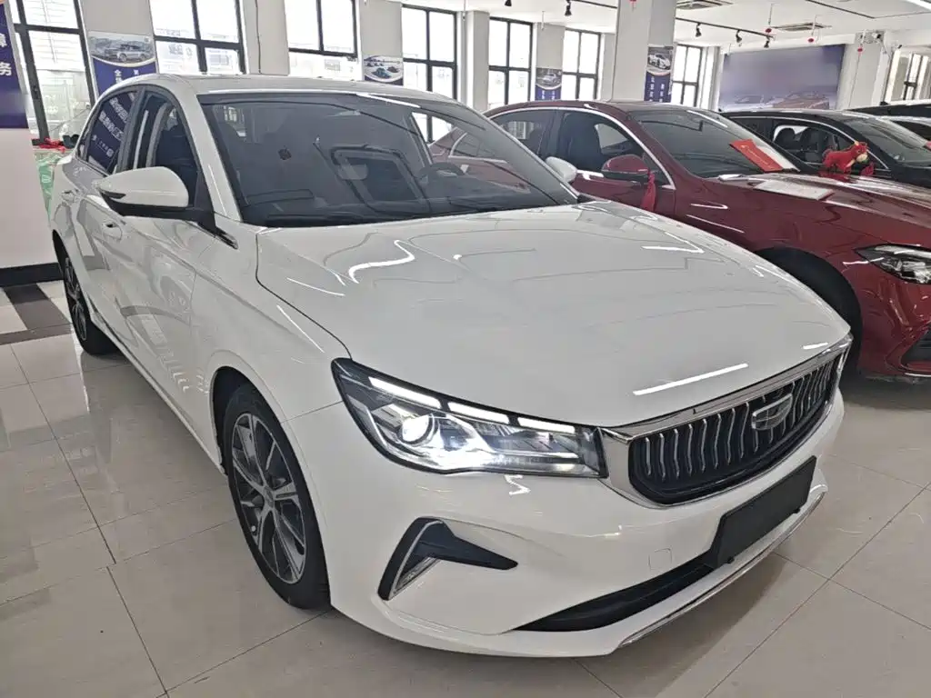 Geely Emgrand 2022