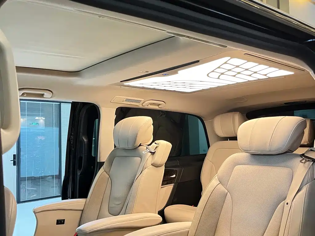 Mercedes-Benz V-Class 2018 — фото 8