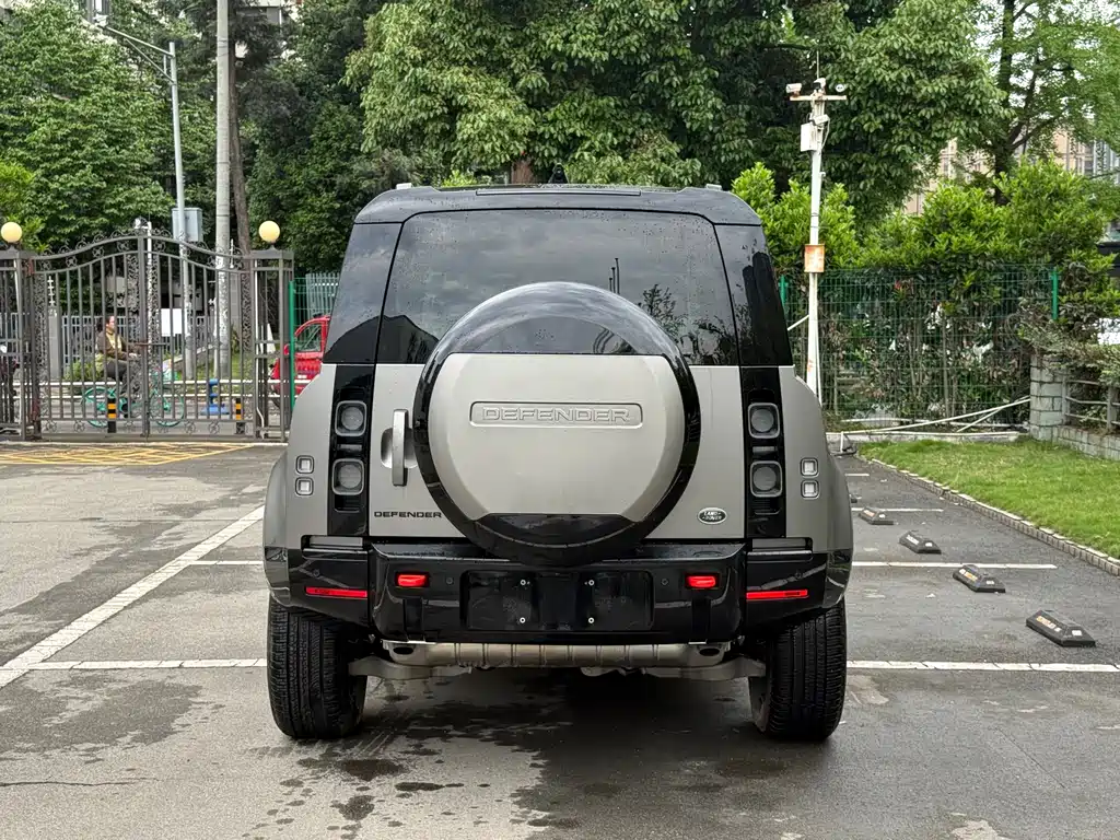 Land Rover Defender 2024 — фото 4