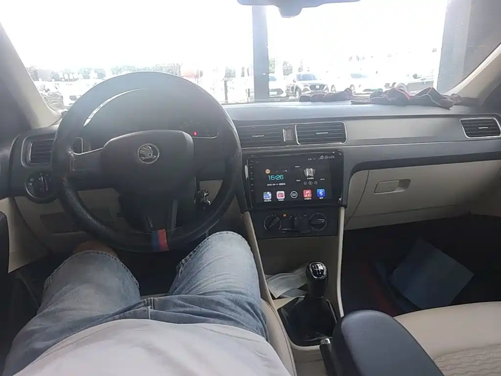 Skoda Rapid 2017 — фото 10