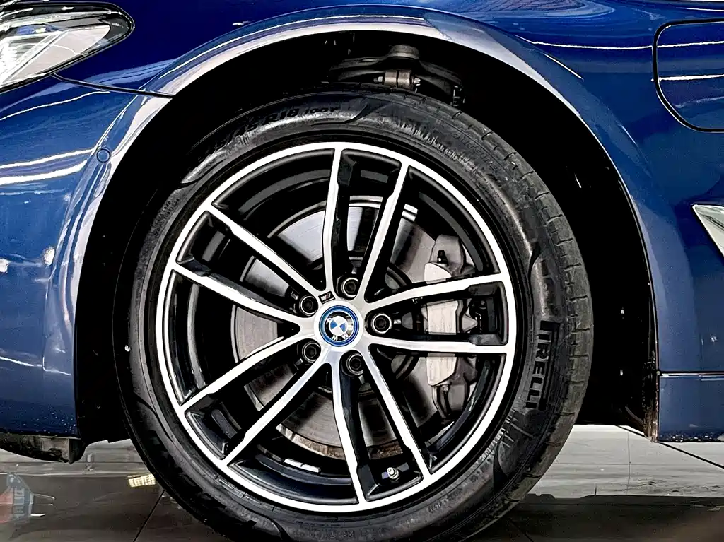 BMW 5 Series New Energy 2022 — фото 8