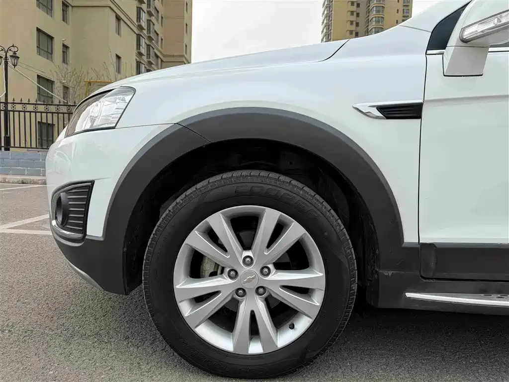 Chevrolet Captiva 2017 — фото 15