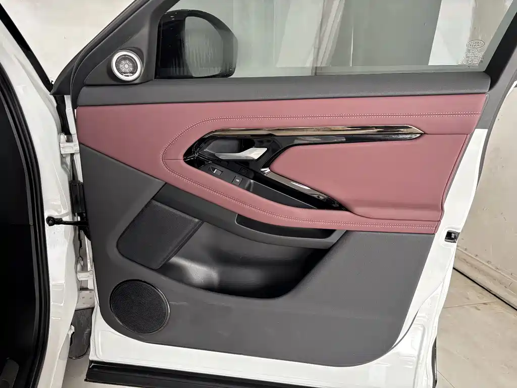 Land Rover Evoque 2024 — фото 25