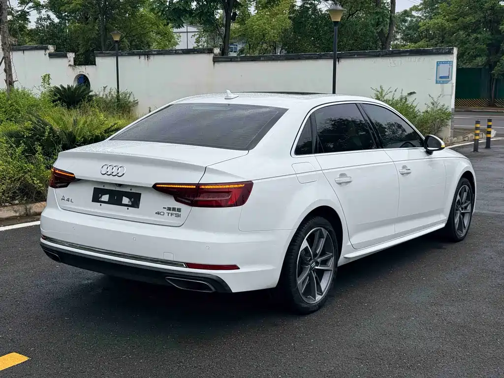 Audi A4L 2019 — фото 9