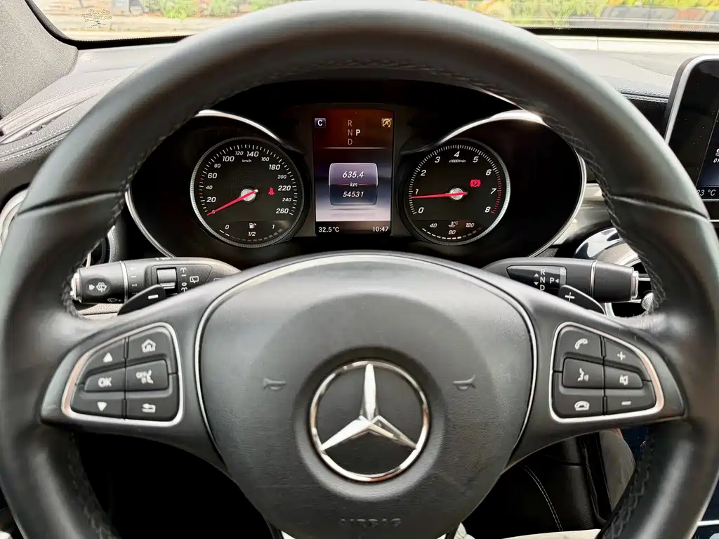 Mercedes-Benz GLC 2017 — фото 18
