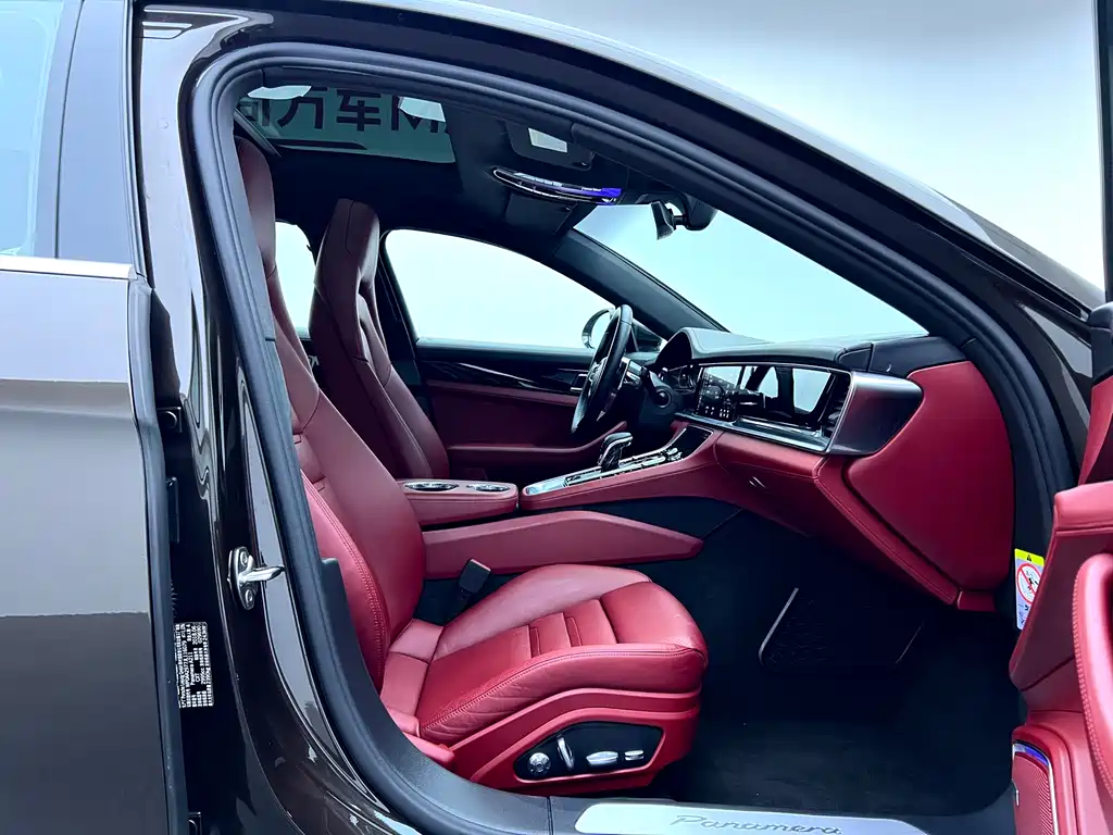 Porsche Panamera 2018 — фото 16