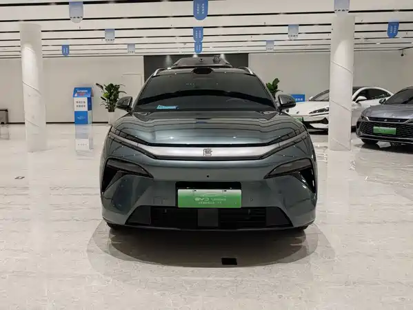 BYD Tang L 2025