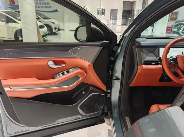 BYD Tang L 2025