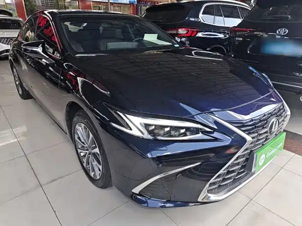 Lexus ES 2026