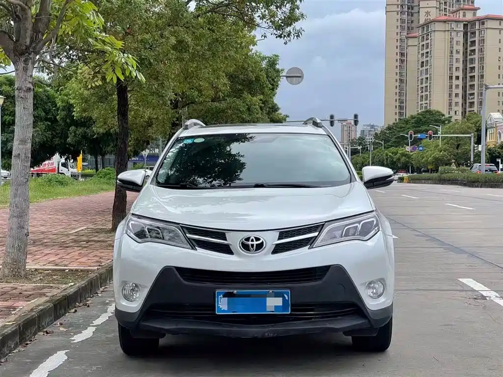 Toyota RAV4 2016 — фото 2