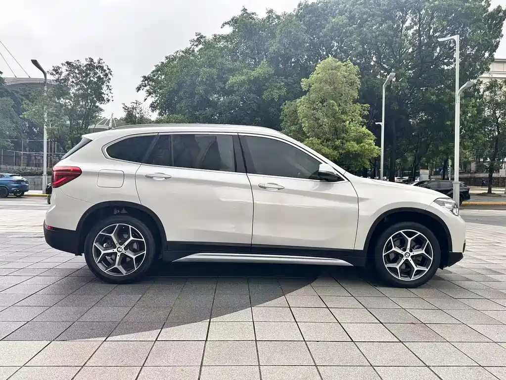 BMW X1 2019 — фото 8