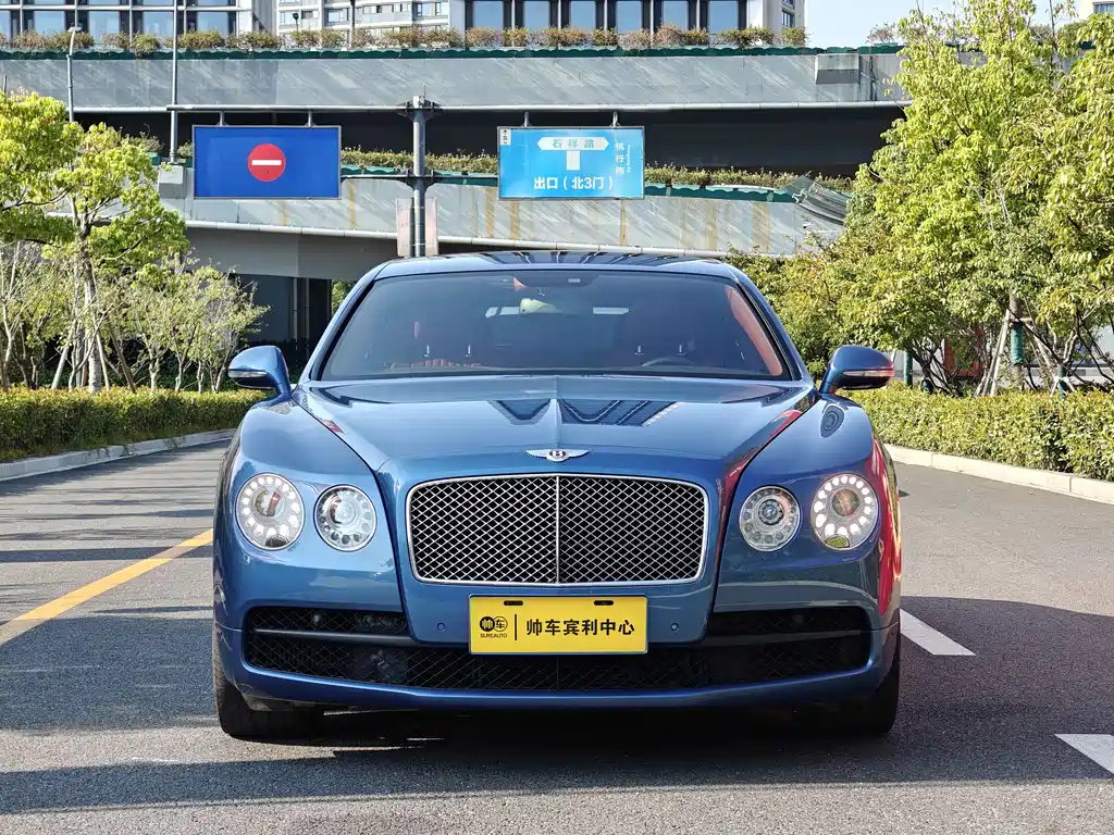 Bentley Flying Spur 2018 — фото 2