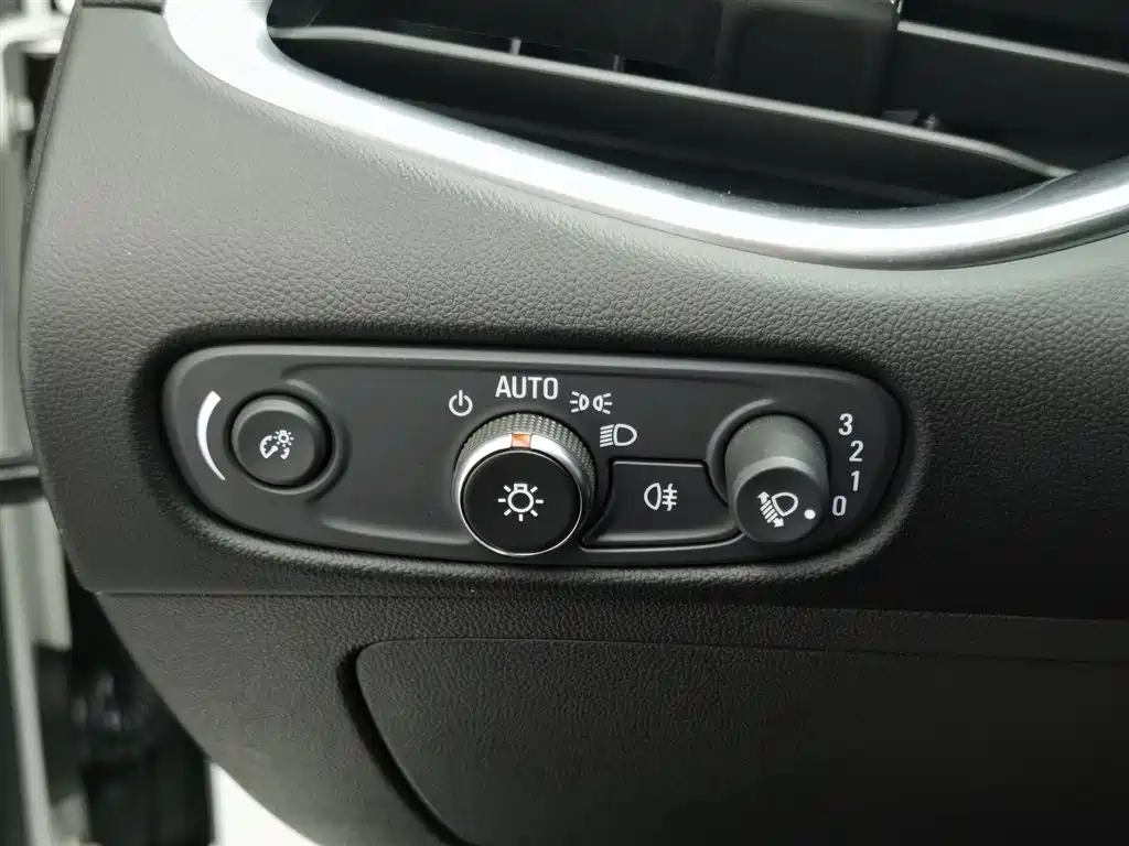 Chevrolet Malibu XL 2021 — фото 21