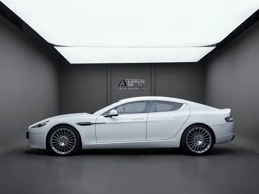 Aston Martin Rapide 2017 — фото 3