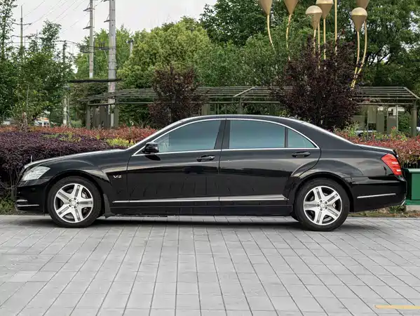 Mercedes-Benz S-Class 2010