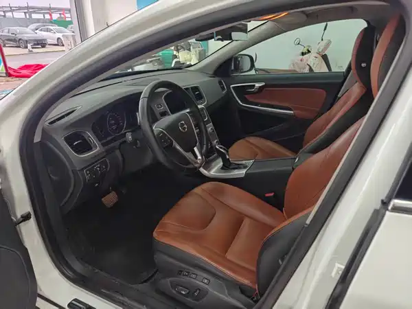 Volvo S60 2019
