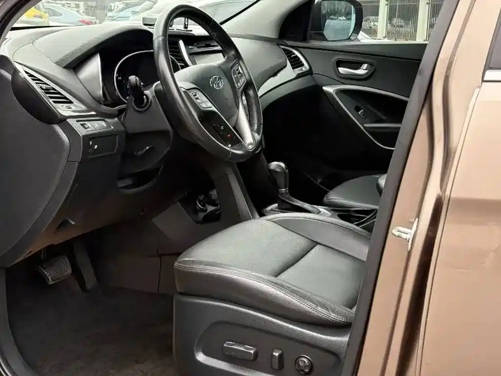 Hyundai Santa Fe 2015 — фото 9