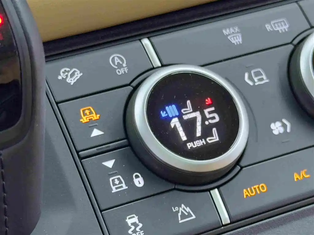 Land Rover Defender 2024 — фото 15