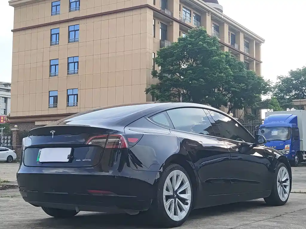 Tesla Model 3 2021 — фото 6