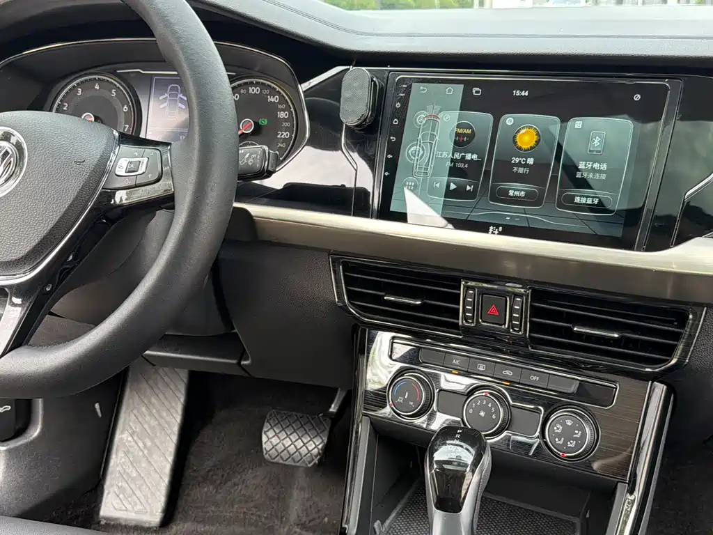 Volkswagen Passat 2019 — фото 16