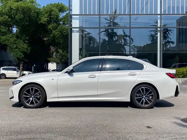 BMW 3 Series 2025