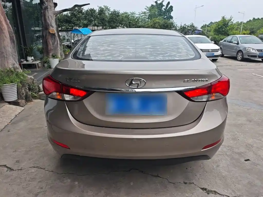 Hyundai Elantra 2016