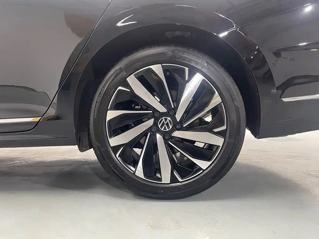 Volkswagen Passat 2025 — фото 19