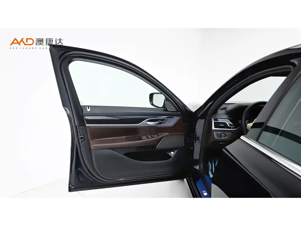 BMW 7 Series 2021 — фото 10