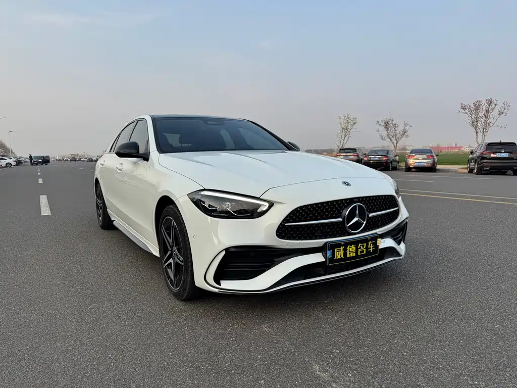 Mercedes-Benz C-Class 2023 — фото 3