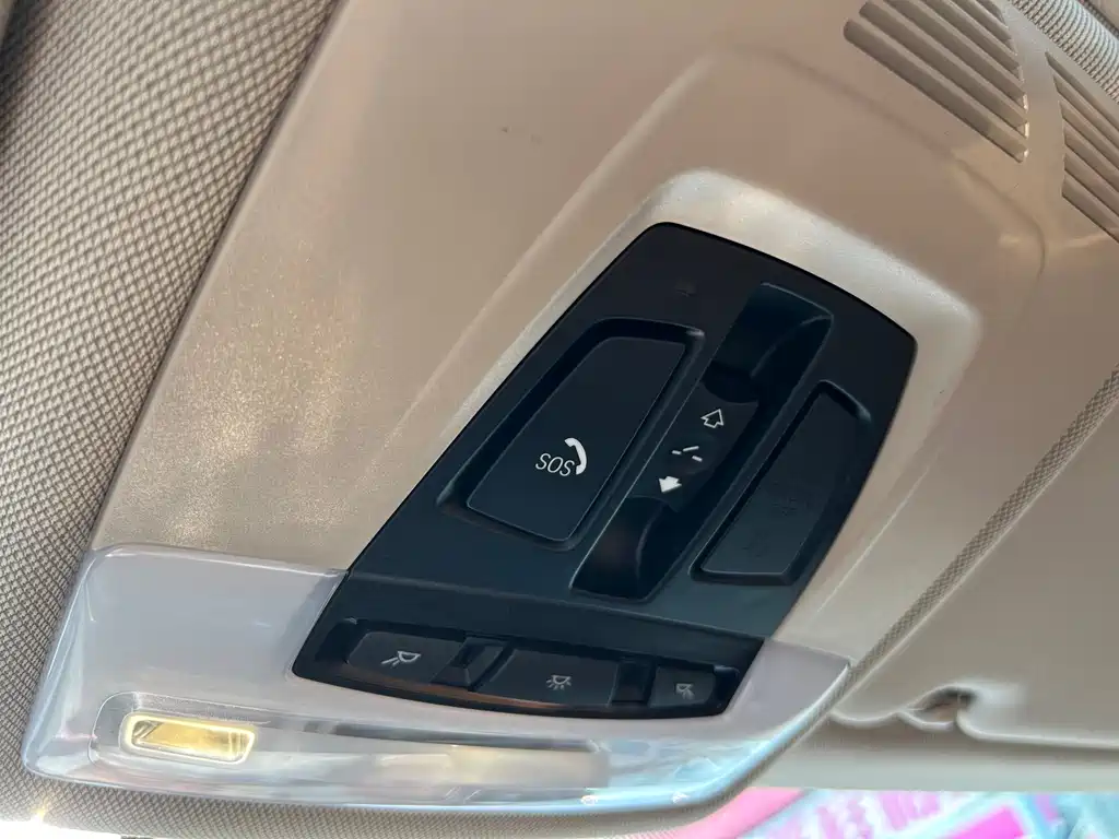 BMW 3 Series 2018 — фото 20