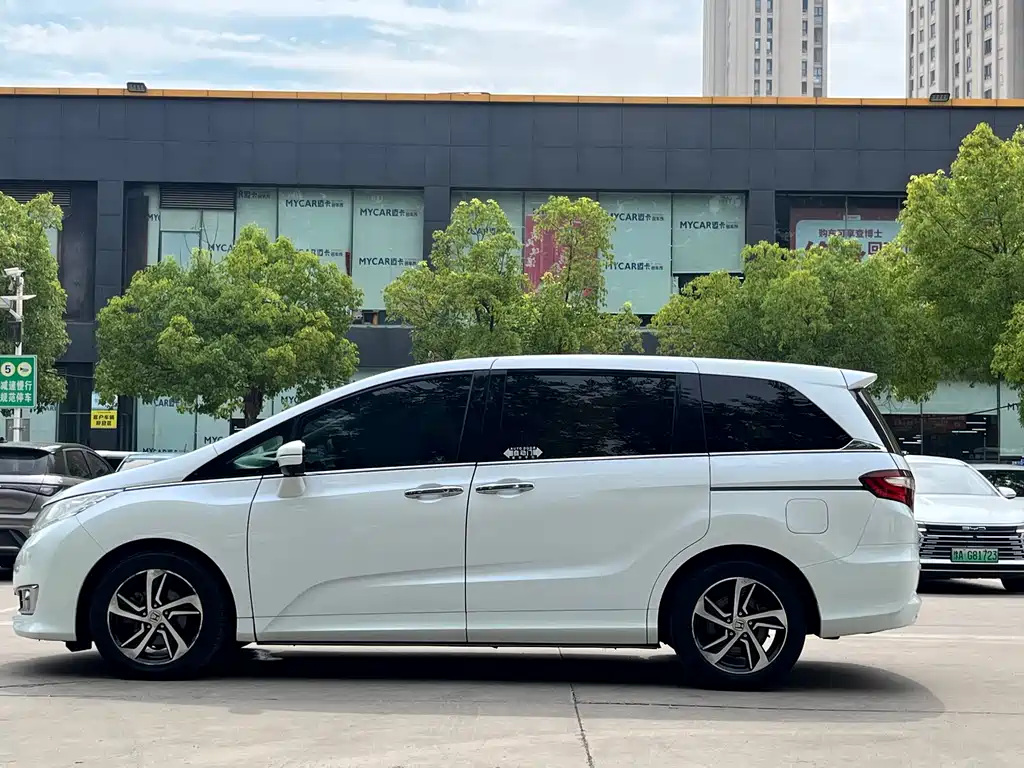 Honda Odyssey 2017 — фото 8