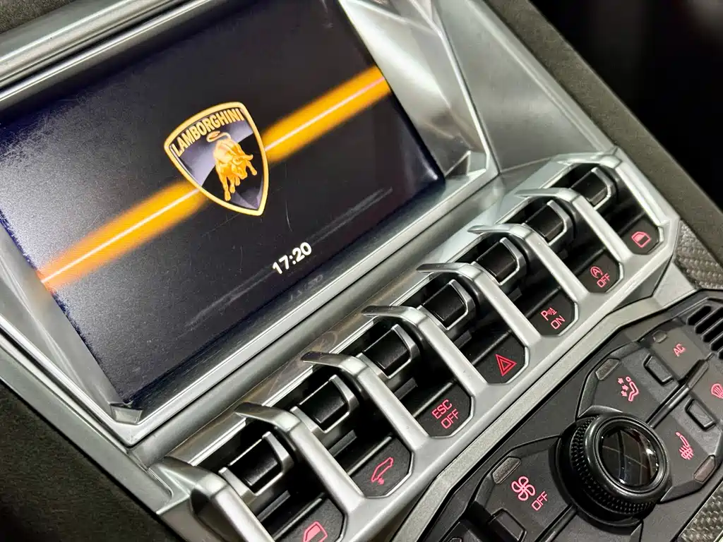 Lamborghini Aventador 2014 — фото 18