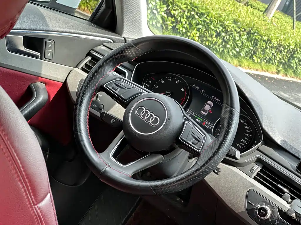 Audi A4L 2019 — фото 14