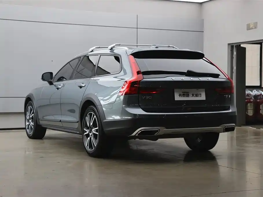 Volvo V90 2020 — фото 31