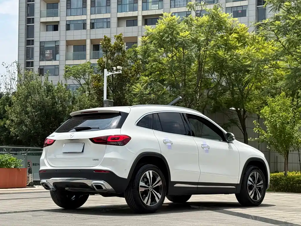 Mercedes-Benz GLA 2021