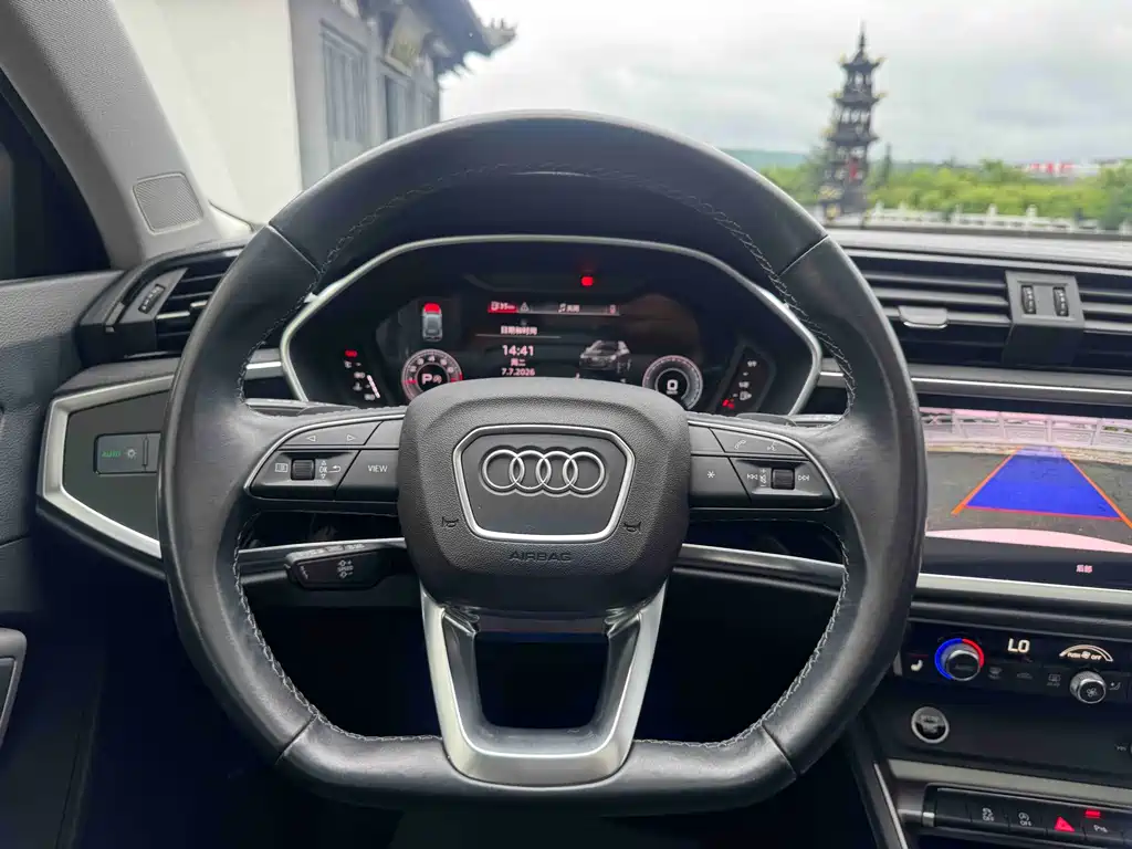 Audi Q3 2022 — фото 14
