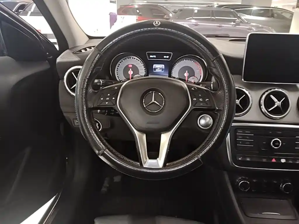 Mercedes-Benz GLA 2016 — фото 11