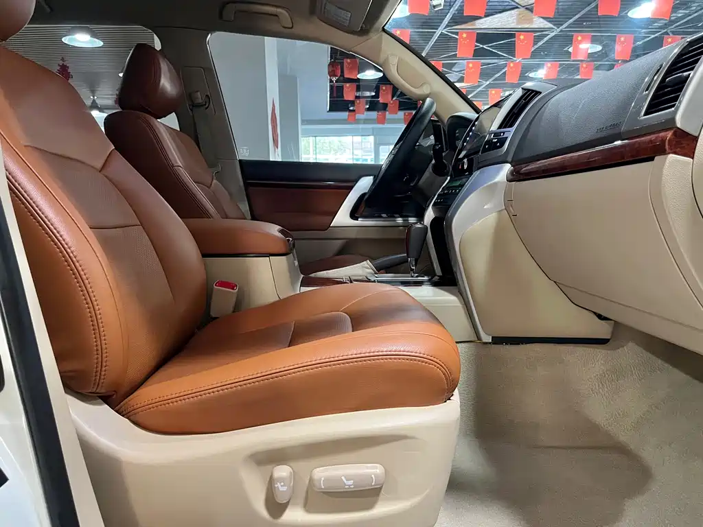Toyota Land Cruiser 2015 — фото 12