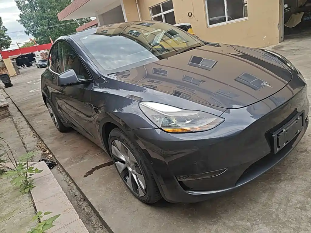 Tesla Model Y 2021