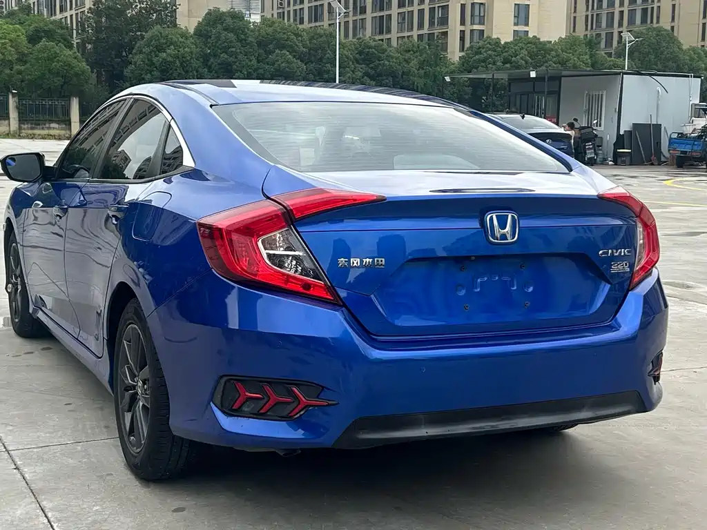 Honda Civic 2019 — фото 19