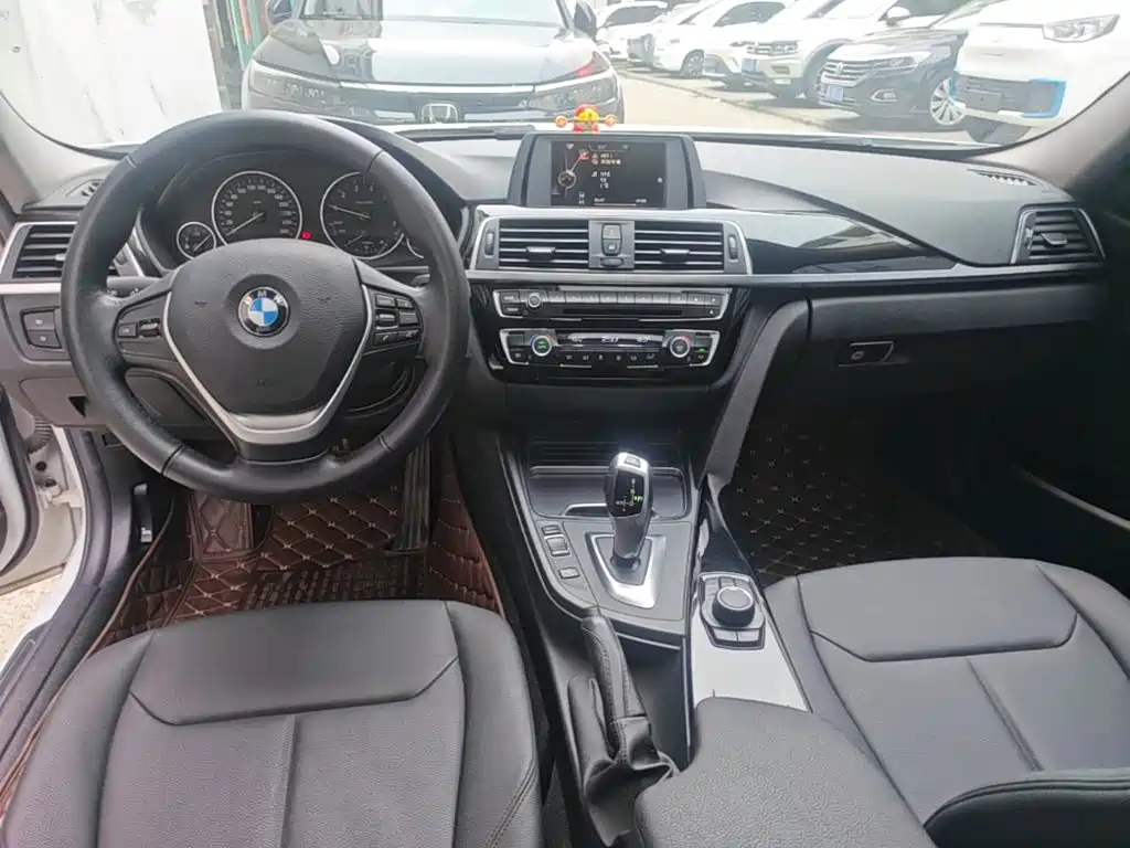 BMW 3 Series 2016 — фото 10