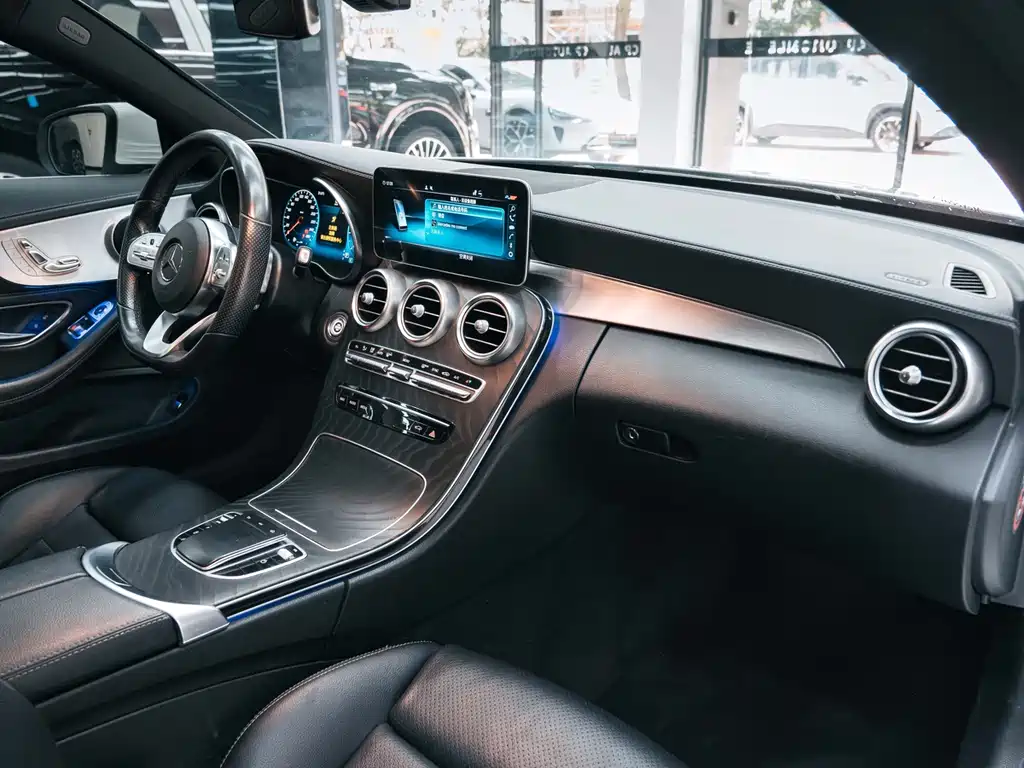 Mercedes-Benz C-Class 2019 — фото 16
