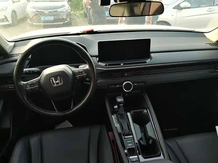 Honda Accord 2024 — фото 12