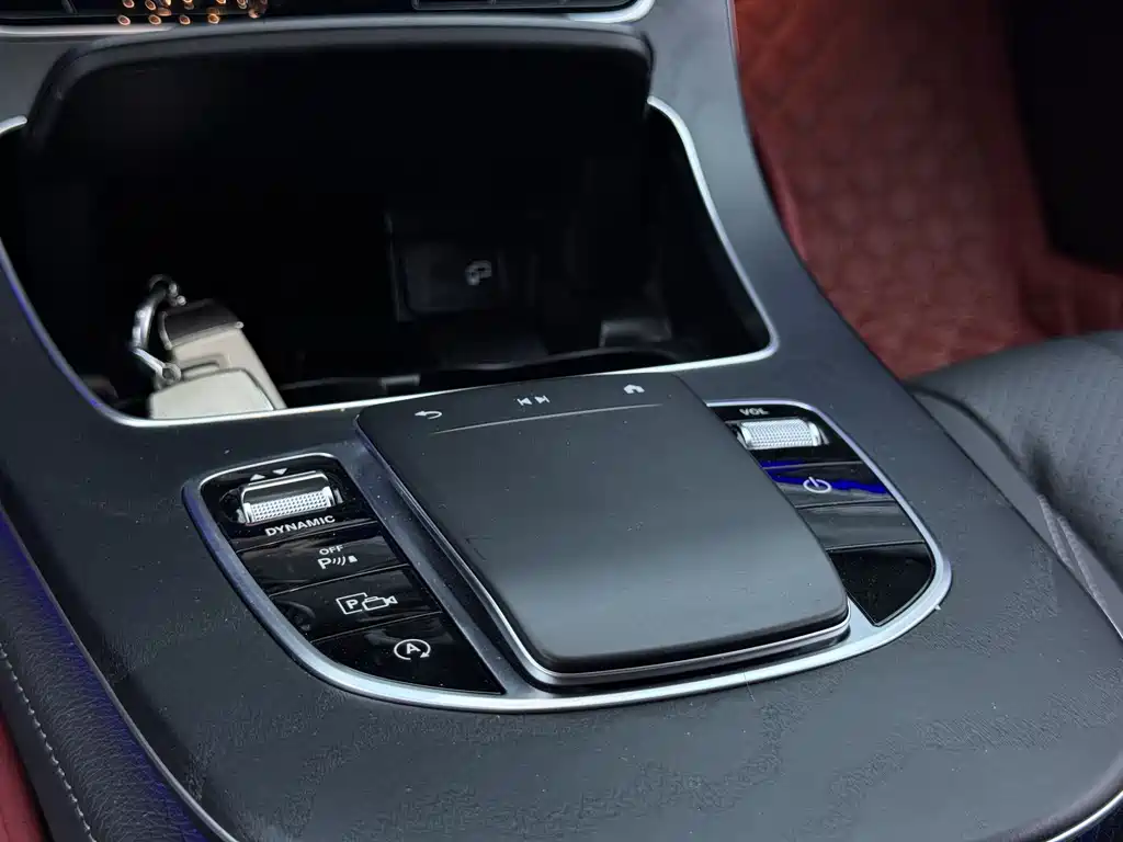 Mercedes-Benz E-Class 2023 — фото 23